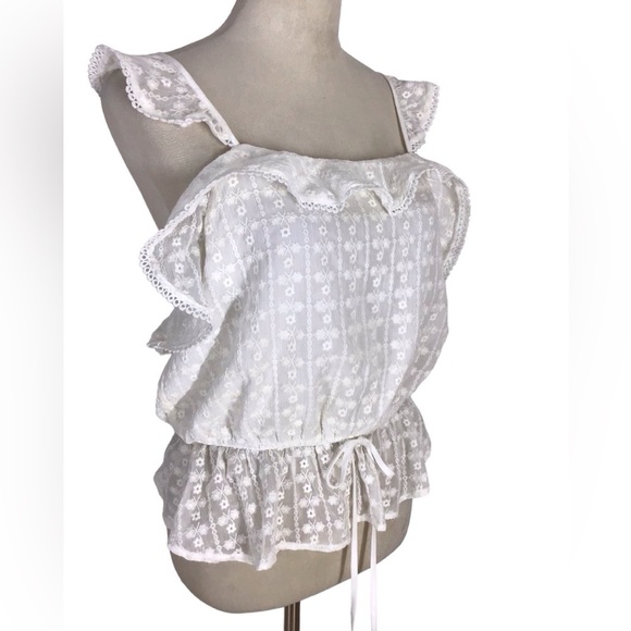 J.O.A. Sleeveless Lace Insert Sleeveless Ruffle Blouse Size Large - Picture 3 of 5